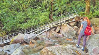 石門 青山瀑布步道毀損 重建等明年