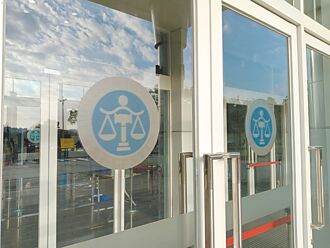 竹縣 深夜亂倒廢棄物 垃圾自燃曝犯行