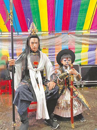 黃鐙輝要王大陸勇敢面對