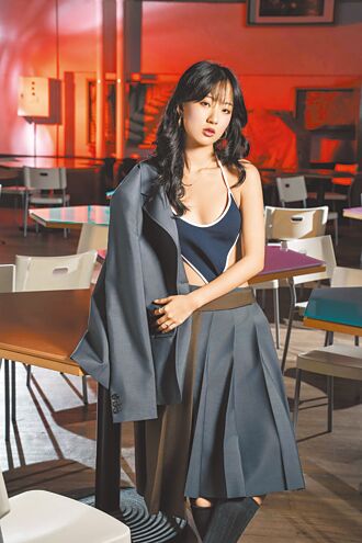 蔡牧霏用穿搭向世界表態