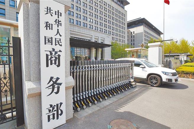 为应对中美贸易战，大陆商务部将帮助外贸企业拓展内销市场。（中新社）