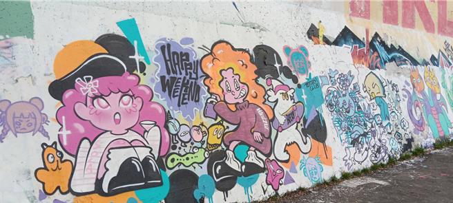 高滩处将华江桥周边长约70公尺、高5公尺的防洪墙面规画涂鸦专区。（图／新北市高滩处）