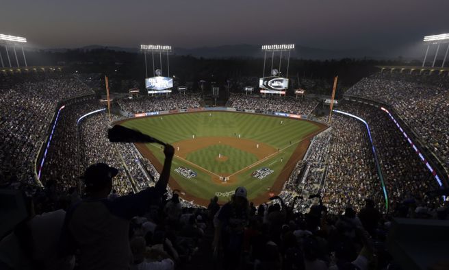 道奇球場容量5.6萬人。（美聯社資料照）