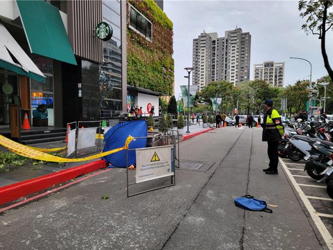 勤美诚品同一地点不到一个月又发生第２起坠楼命案。（民眾提供／宝智华台中传真）