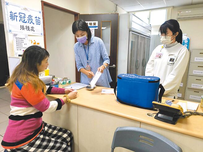 台中市神冈区等10个行政区卫生所都无专责医师，平时注射疫苗、健康检查等公共卫生政策，仅能由各卫生所承担业务。（李京升摄）