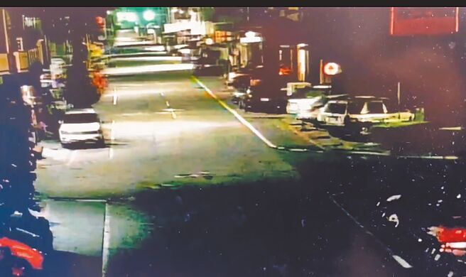 台南市1名20多岁女子在男友家洗澡被陌生男子偷窥，市警六分局金华派出所调阅监视器将涉案的陈姓男子依社维法裁罚3000元。（读者提供／洪荣志台南传真）