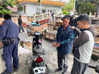 花生糖老板对街聊天   窃贼直接闯入偷现金落网    作案机车也是赃车