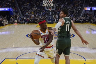 NBA》柯瑞缺陣換吉米巴特勒領軍 勇士力退公鹿摘第40勝