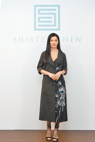 林熙蕾曬事業線 尪勸多露一點