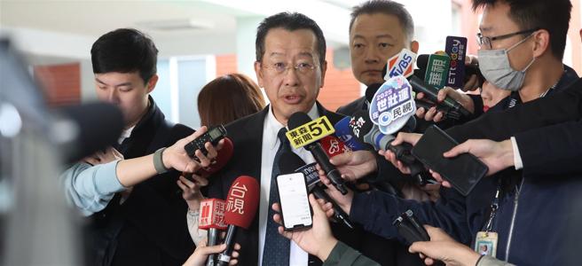 国防部长顾立雄出席立法院院会前，接受媒体联访。（记者黄迪明摄）