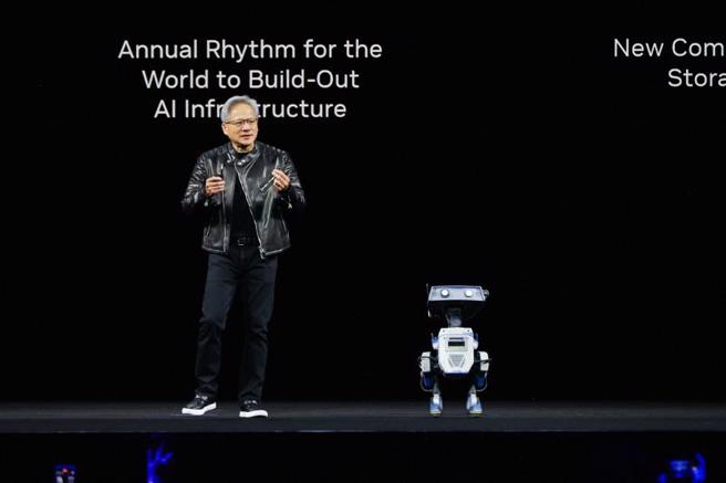 黄仁勋开讲 人形机器人吸睛。（路透社）