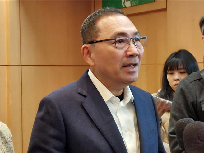 新北市长侯友宜今（19）日受访表示，4月赴日考察，主要是跟新北的友好城市交流与参访东京、西武巨蛋。（陈慰慈摄）