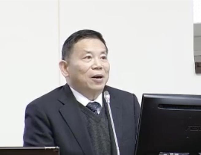 国发会主委刘镜清19日赴立法院经济委员会报告业务概况并备质询。图／陈碧芬