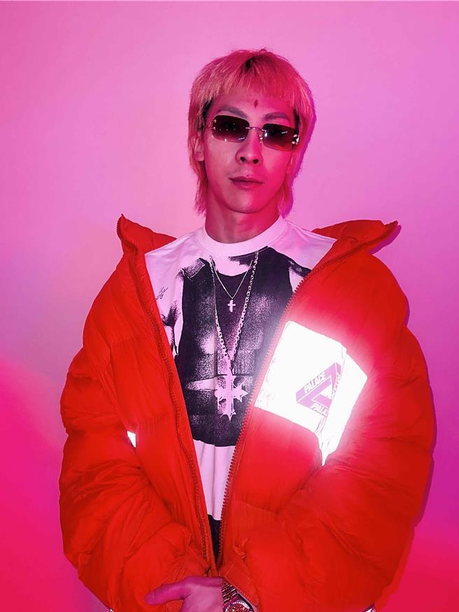 润少表示〈心臟逼波跳〉节奏感强，让人热血沸腾。（一条龙有限公司提供）