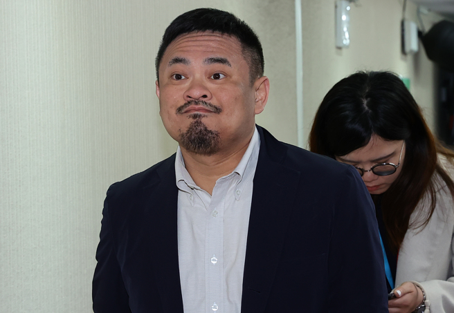 立法院社会福利及卫生环境委员会19日邀请劳动部长洪申翰（见图）列席报告业务概况并备质询。（刘宗龙摄）