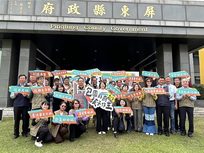 屏東縣政府迎接兒童節，以24個局處的專業設計出24個關卡，將於4月3日敞開縣府大門，歡迎小朋友一起來玩「平常不能做的事」。（謝佳潾攝）