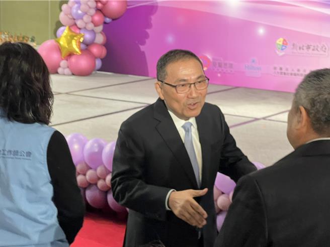 新北市长侯友宜今出席「114年度绩优社工暨社政人员表扬典礼」。（王扬杰摄）