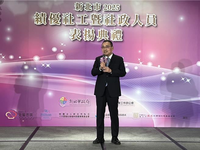 新北市长侯友宜今出席「114年度绩优社工暨社政人员表扬典礼」。（王扬杰摄）