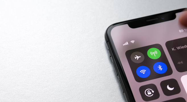 外出时Wi-Fi一直开着会浪费电池电量。（示意图：shutterstock／达志）