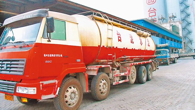 科技厂办对低碳及高端水泥需求增加，国内水泥及预拌混凝土厂台泥（1101）、环泥（1104）、国产（2504）、力泰（5520）等，因单价较高的低碳及高磅数产品出货比例提升，去年营业毛利率都已超过20％。图／新华社