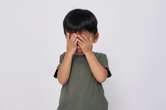 3歲童淪人皮燈籠 強壓「針刑虐死」！胖男：僅因有趣