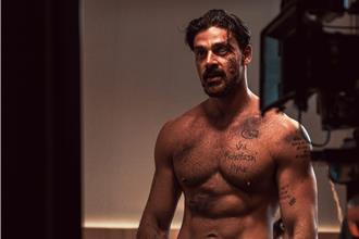 顛覆魅力形象！霸道男神「毀容照」曝光