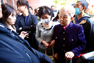 柯媽「脊椎滑脫」2腳肌肉明顯萎縮  陳昭姿曝最新現況