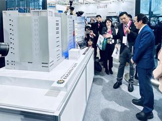 日月光AI赋能与绿色转型 携手高雄共创智慧城市