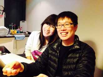 女作家遇「假求救真闖屋」！夫妻壓門退敵 嫌犯哀號：手要斷了