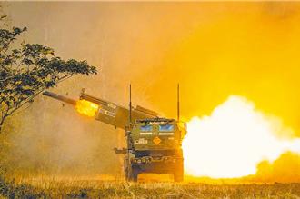 對美軍購第2批海馬士多管火箭系統　明年提前交運