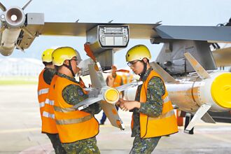 小漢光逼真 金防部戰車快閃操演