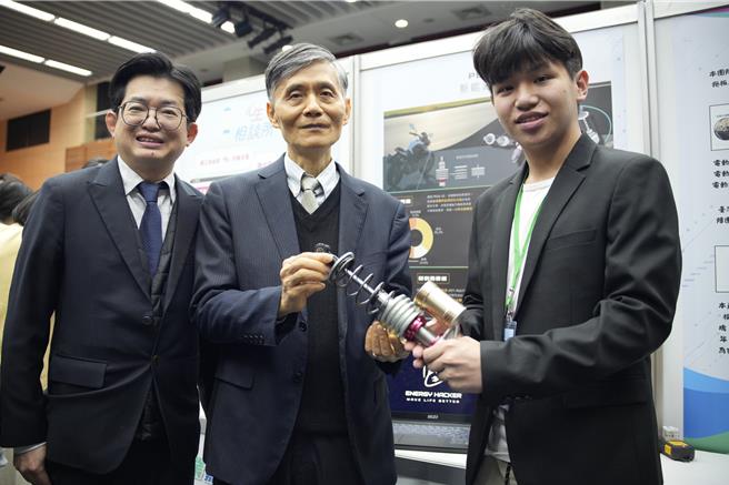 桃园市中原大学于3月18至19日举办「创新创业嘉年华」活动，嘉年华以「AI驱动未来 产学共筑永续」为主题，透过专题演讲、创业论坛、技术展示与新创竞赛等多元活动，共同探讨未来科技与创业趋势，盼为台湾的创新生态系注入新动能。（中原大学提供／廖姮玥桃园传真）