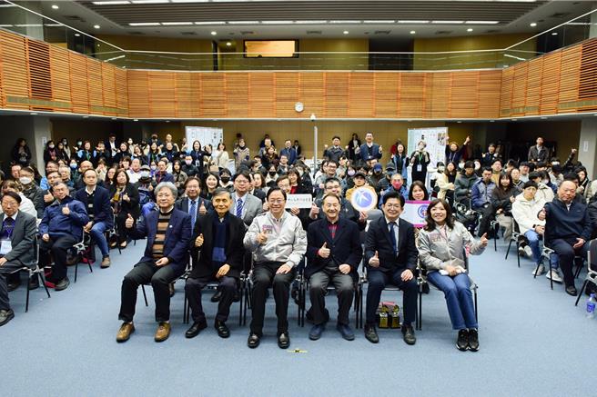 桃园市中原大学于3月18至19日举办「创新创业嘉年华」活动，嘉年华以「AI驱动未来 产学共筑永续」为主题，透过专题演讲、创业论坛、技术展示与新创竞赛等多元活动，共同探讨未来科技与创业趋势，盼为台湾的创新生态系注入新动能。（中原大学提供／廖姮玥桃园传真）