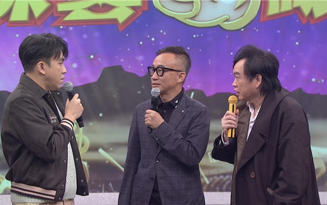 许常德（中）接受许志豪（左）、康康（右）访问。（中视提供）