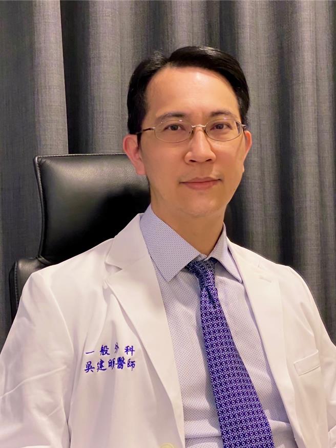 亚东医院一般外科主任吴建明。（亚东医院提供）