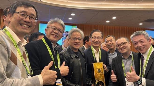 华硕董事长施崇棠亲自出席GTC，率军包括共同执行长许先越、营运长谢明杰、全球副总裁许佑嘉、伺服器事业部总经理朱培兰，及华硕物联网事业部暨NUC事业部总经理赵国维等主管到场。图／读者提供