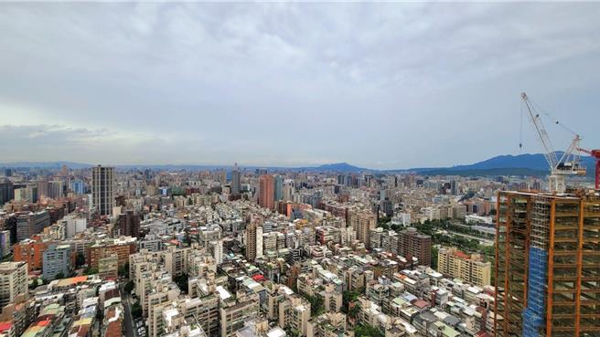 信义房屋不动产企研室专案经理曾敬德指出，央行这次点出未来的金检方向，转盯上周转金。