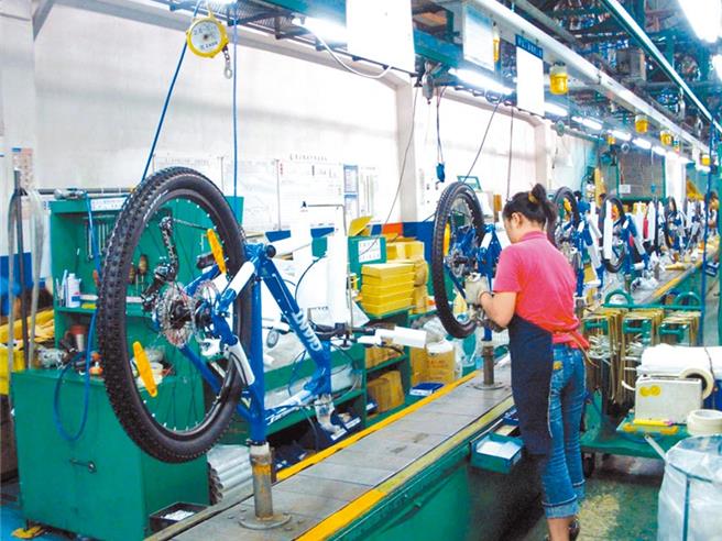 普1.0衝击我外销订单表现，曾造成连13黑    经济部统计处20日提醒注意川普2.0版美中贸易战，是否再影响我接单表现。(资料照)