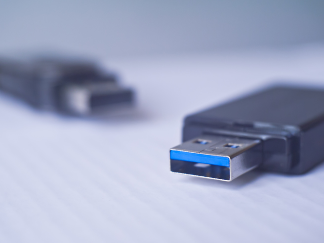 柯文哲在法庭上自爆USB随身碟中有部分个人隐私资料。（示意图：shutterstock／达志）