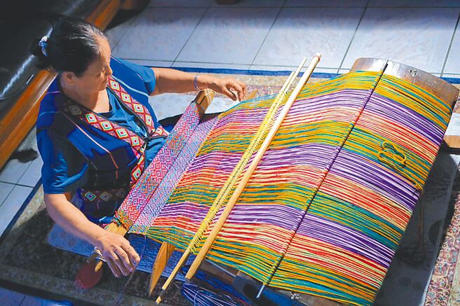 花莲县政府4月26日、27日将在原住民文创产业聚落空间推出「布是艺术节」。（花莲县政府提供／罗亦晽花莲传真）