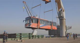 成運汽車電動巴士運抵巴拉圭 總統親自見證