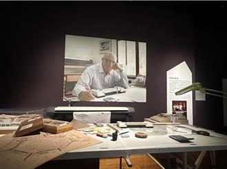 史前館「聖堂光影」開展 重現傅義修士埋首書桌場景