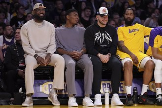 NBA》「殘破」湖人遭公鹿痛宰 布朗尼生涯得分首度上雙