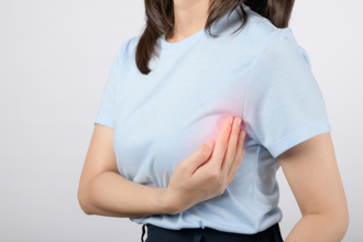 胸部腫塊不一定是乳癌 醫：冒6症狀快檢查