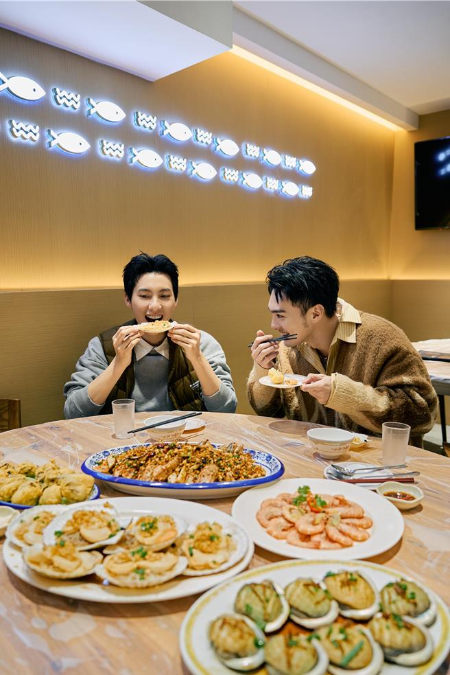 黃偉晉與彭千祐日前為香港旅遊發展局拍攝宣傳片。（源活國際娛樂提供）