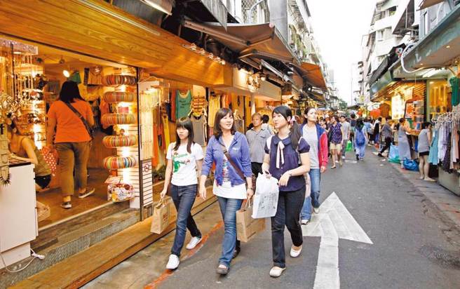 台北车祸死亡数增9.2％，师大生活圈打造最大行人友善区。图为师大夜市。（本报系资料照片）