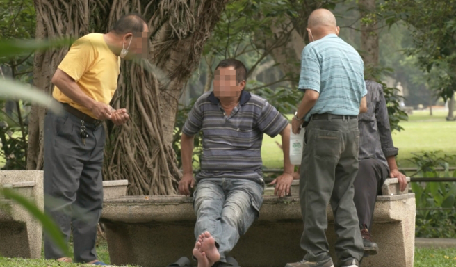 60岁后长者身体代谢较差，容易飘出「老人味」。(中时资料照)