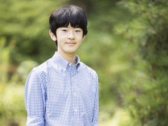 「盬系美男」悠仁王子  小脸身长打扮似老爸