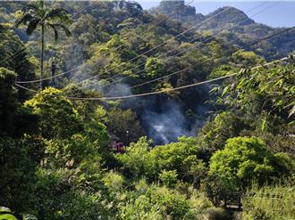 疑天燈釀禍　平溪木建倉庫起火幸無人傷亡