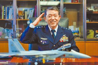 前日本自衛隊幕僚長 獲聘政務顧問